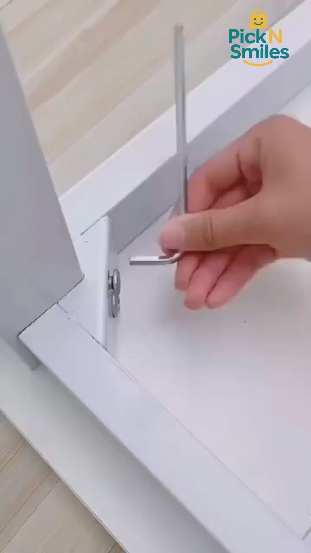 18 IN 1 MULTIFUNCTIONAL TOOL SNOWFLAKE